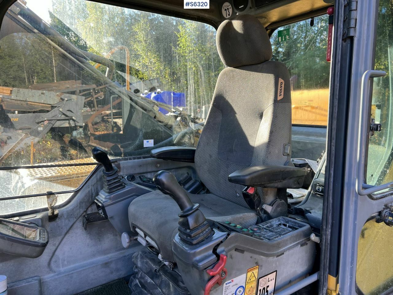 EXCAVATOR VOLVO EC360 BLC (VIDEO) - Ekskavator perayap: gambar 5 EXCAVATOR VOLVO EC360 BLC (VIDEO) - Ekskavator perayap: gambar 5