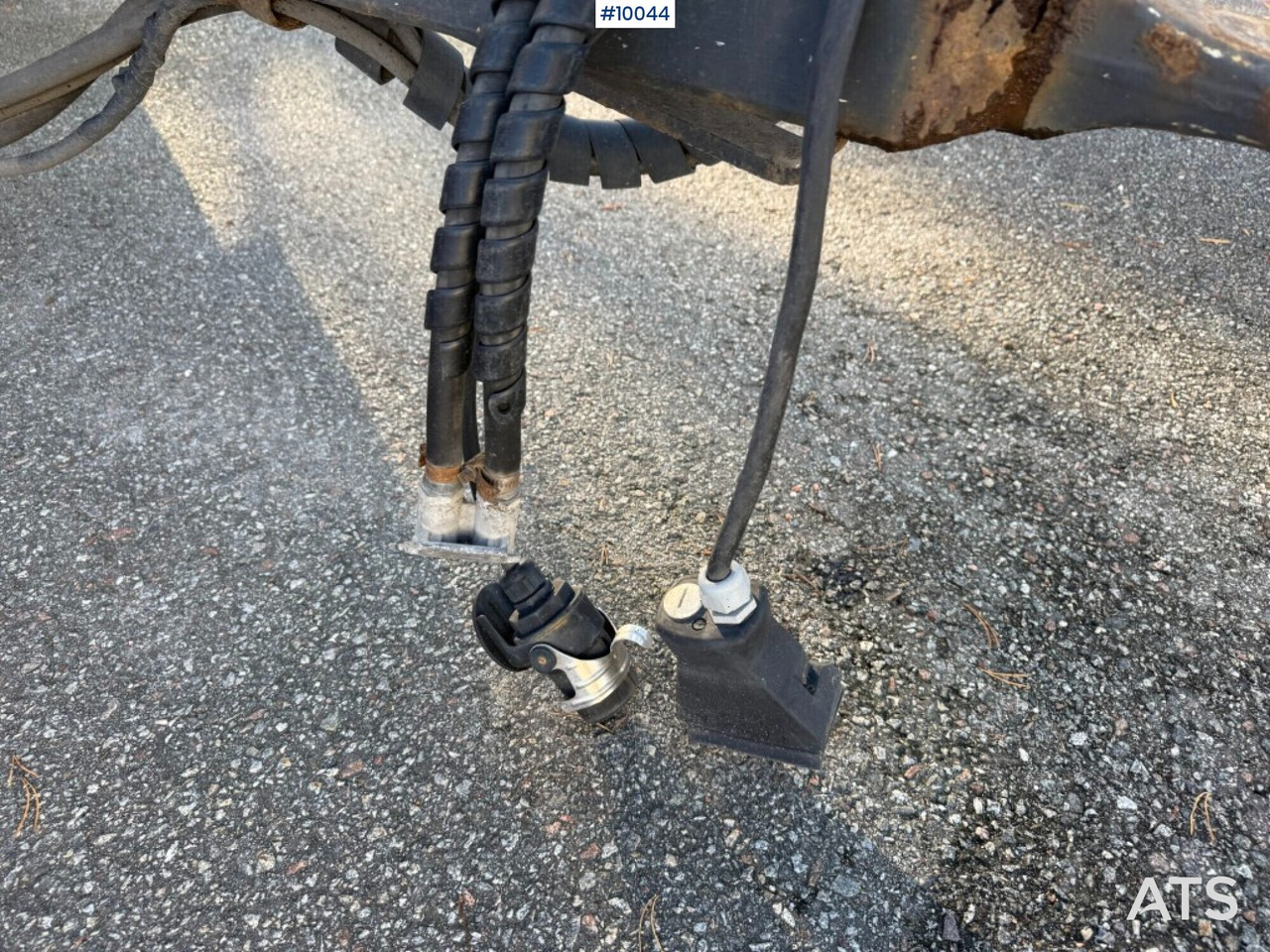 Trailer kotak tertutup Ekeri S8-D cabinet trailer with opening side: gambar 12 Trailer kotak tertutup Ekeri S8-D cabinet trailer with opening side: gambar 12