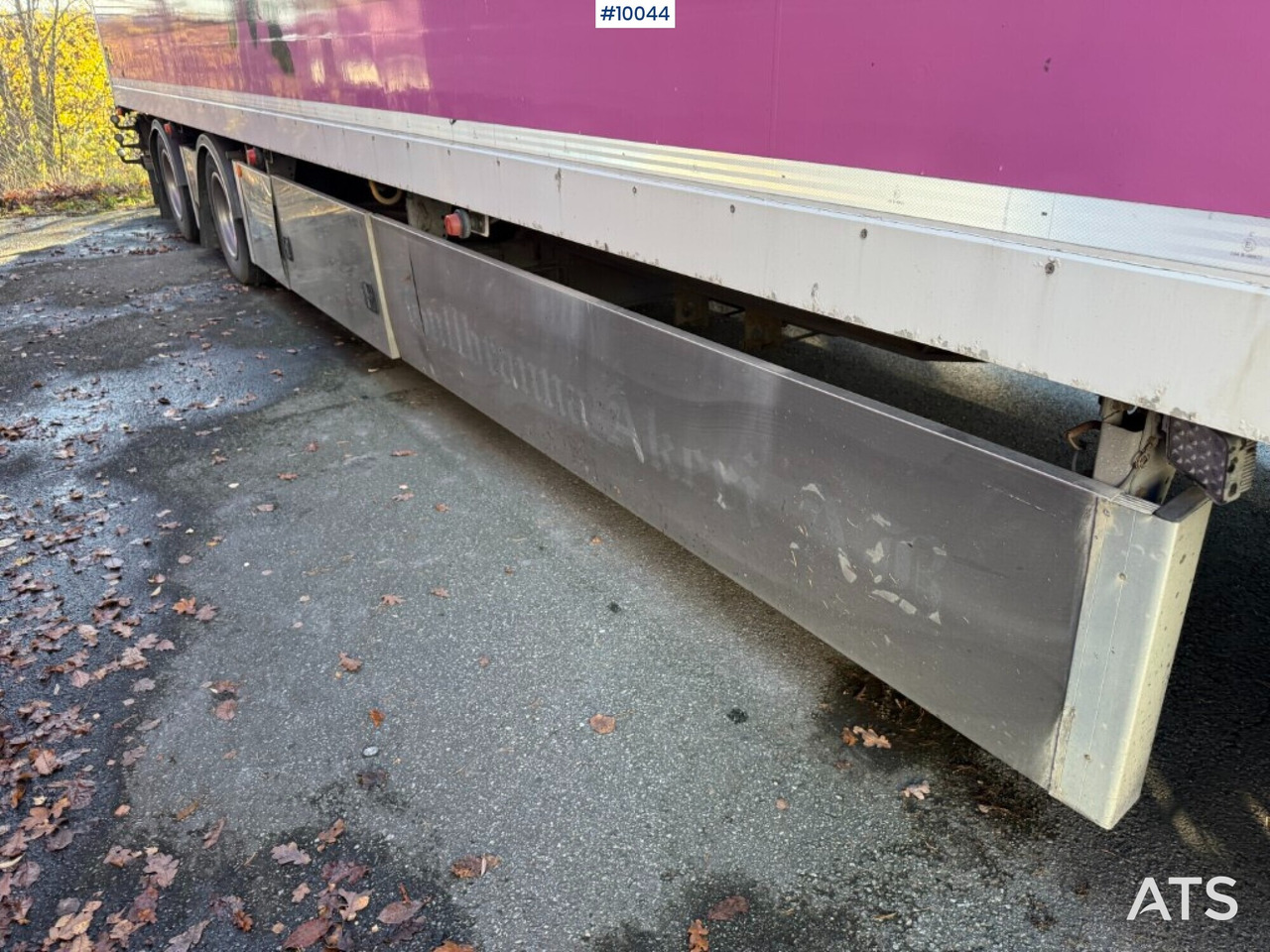 Trailer kotak tertutup Ekeri S8-D cabinet trailer with opening side: gambar 15 Trailer kotak tertutup Ekeri S8-D cabinet trailer with opening side: gambar 15