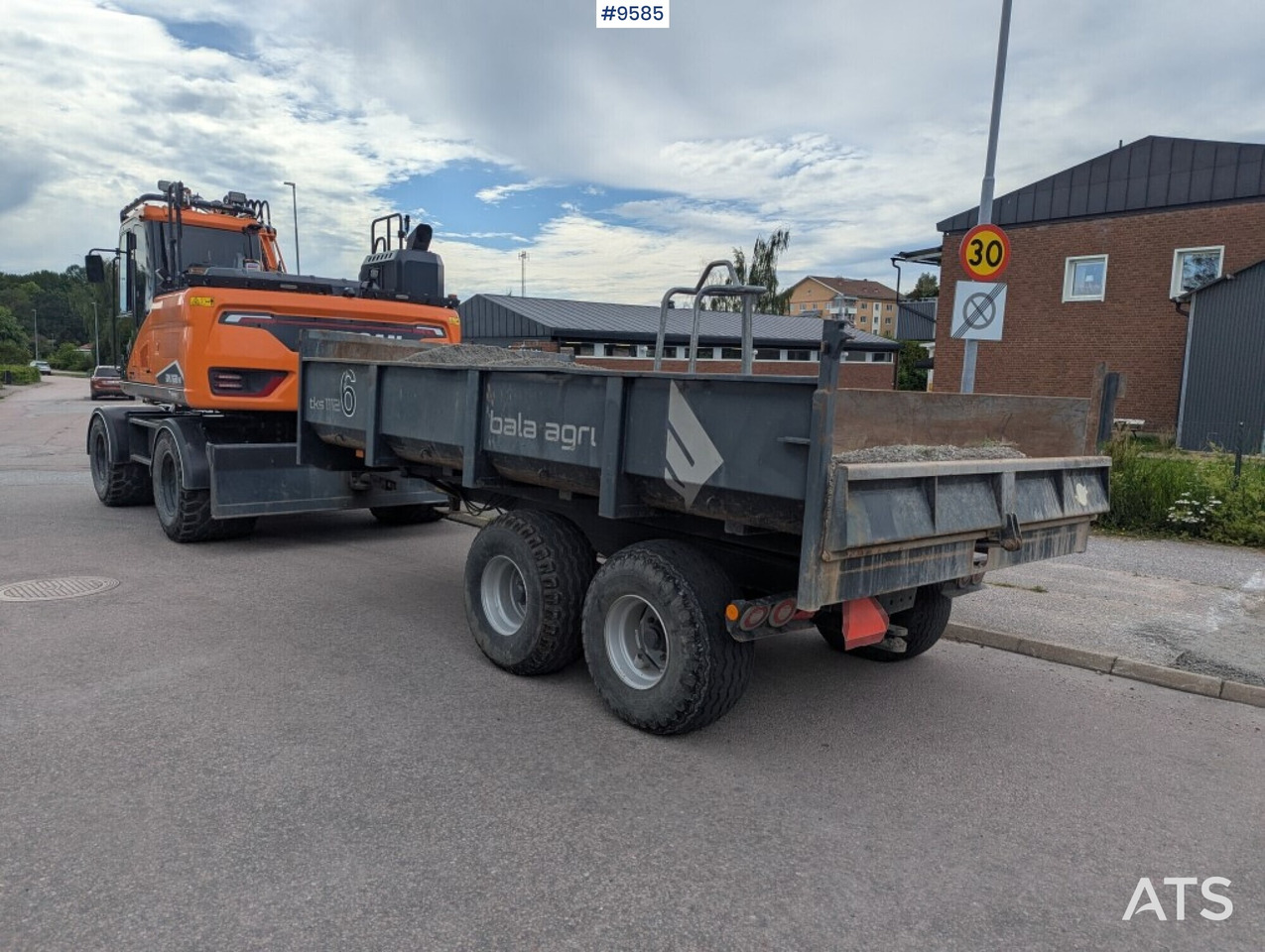 Excavator Doosan DX160W-7 with tipper (SEE VIDEO) - Ekskavator roda: gambar 5 Excavator Doosan DX160W-7 with tipper (SEE VIDEO) - Ekskavator roda: gambar 5