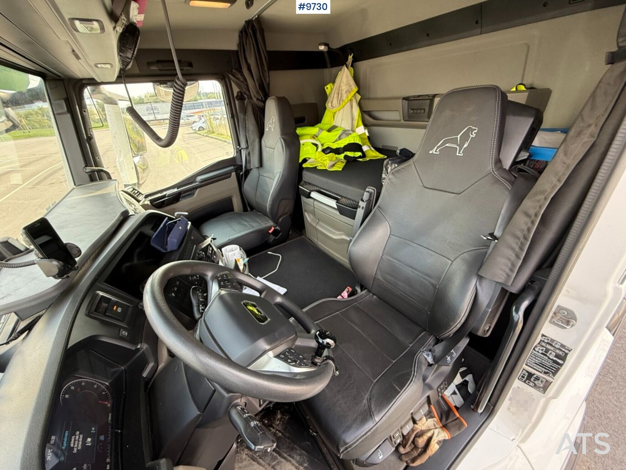 Hook lift Hook lift MAN TGS 26.510 with crane flatbed and gravel flatbed: gambar 9 Hook lift Hook lift MAN TGS 26.510 with crane flatbed and gravel flatbed: gambar 9