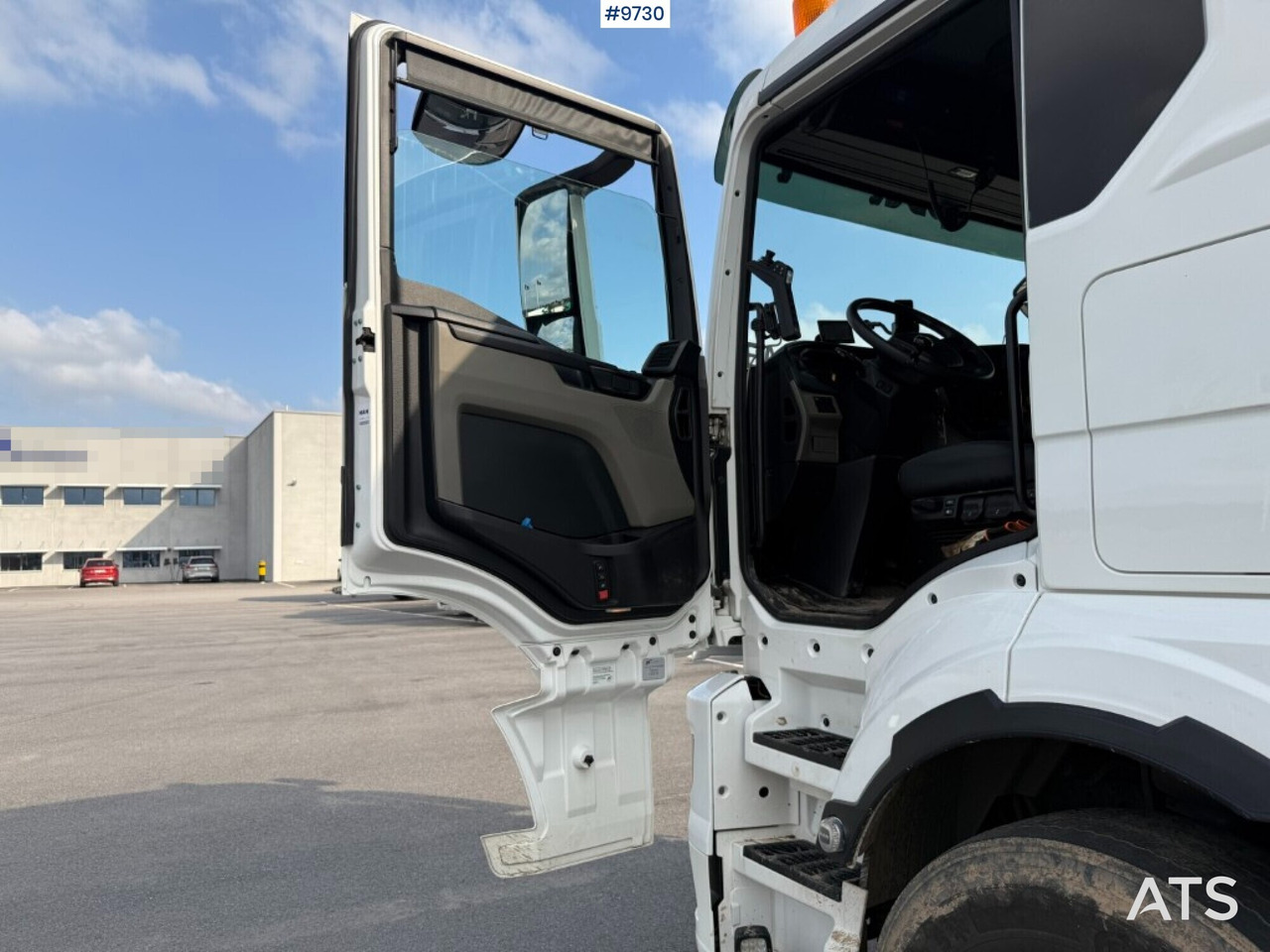 Hook lift Hook lift MAN TGS 26.510 with crane flatbed and gravel flatbed: gambar 13 Hook lift Hook lift MAN TGS 26.510 with crane flatbed and gravel flatbed: gambar 13