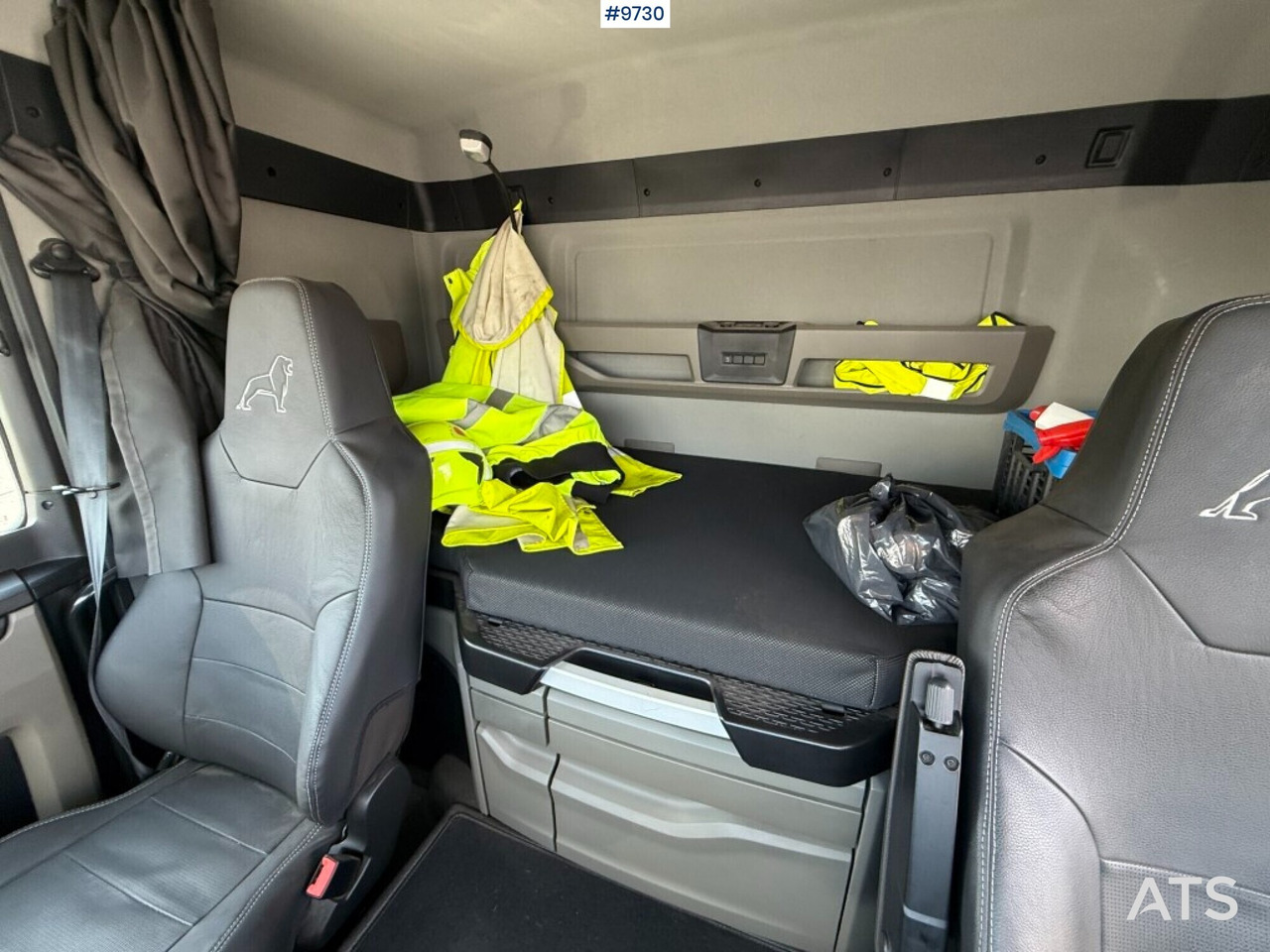 Hook lift Hook lift MAN TGS 26.510 with crane flatbed and gravel flatbed: gambar 11 Hook lift Hook lift MAN TGS 26.510 with crane flatbed and gravel flatbed: gambar 11