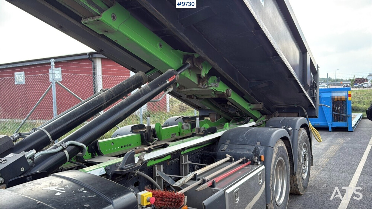 Hook lift Hook lift MAN TGS 26.510 with crane flatbed and gravel flatbed: gambar 14 Hook lift Hook lift MAN TGS 26.510 with crane flatbed and gravel flatbed: gambar 14