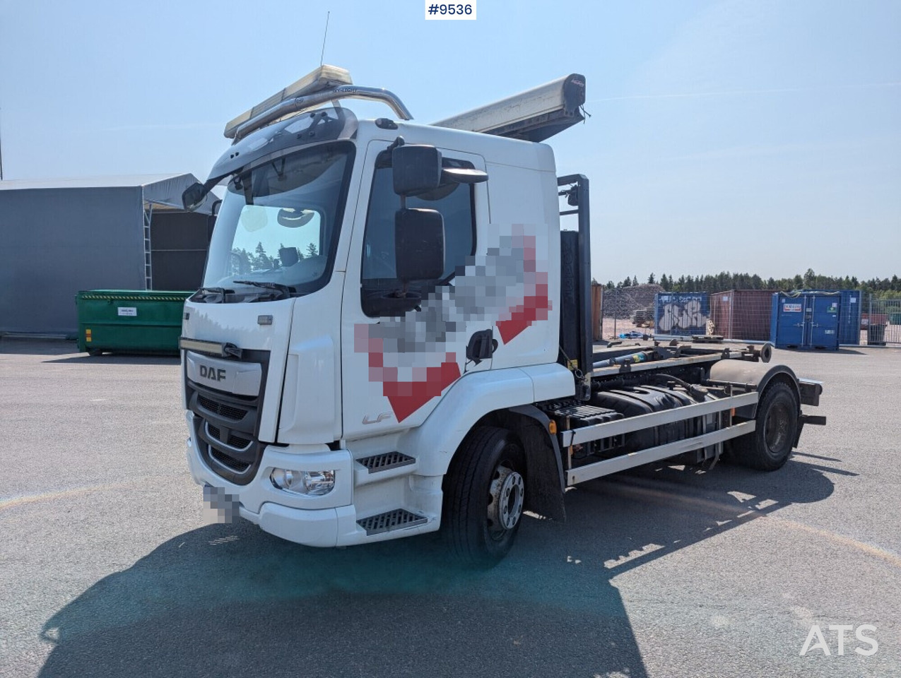 Hooklift Truck Daf FA LF260I - Hook lift: gambar 1 Hooklift Truck Daf FA LF260I - Hook lift: gambar 1