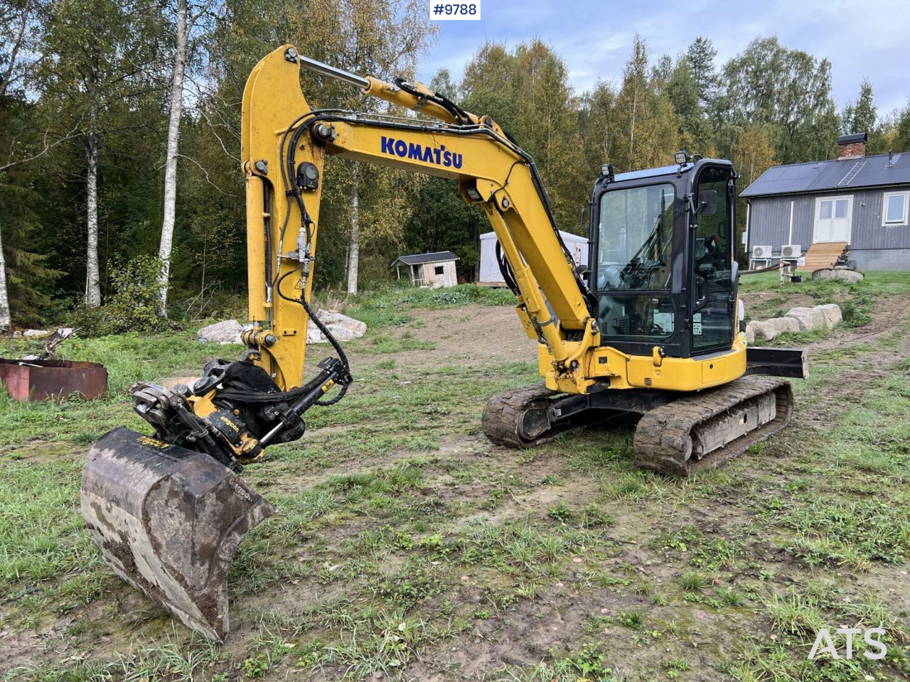 KOMATSU PC55MR-5E0 Excavator with attachments (SEE VIDEO) - Ekskavator mini: gambar 1 KOMATSU PC55MR-5E0 Excavator with attachments (SEE VIDEO) - Ekskavator mini: gambar 1