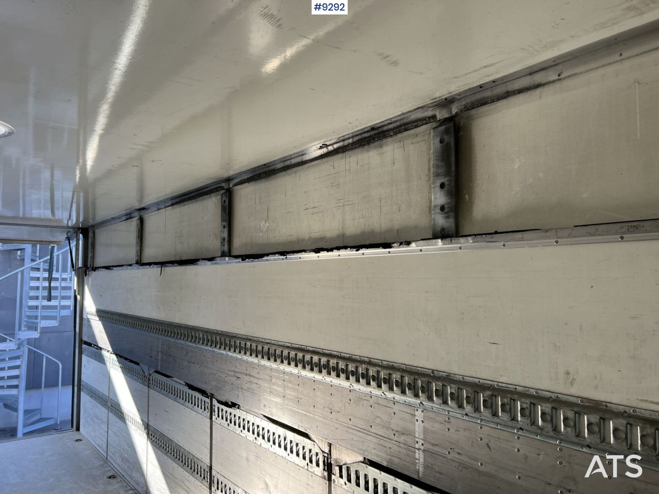 Truk box MAN TGM 26.340 6X2 Box truck: gambar 14 Truk box MAN TGM 26.340 6X2 Box truck: gambar 14