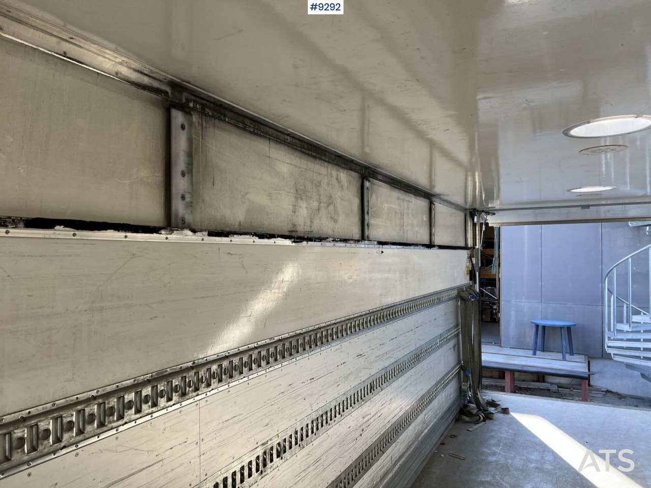 Truk box MAN TGM 26.340 6X2 Box truck: gambar 15 Truk box MAN TGM 26.340 6X2 Box truck: gambar 15