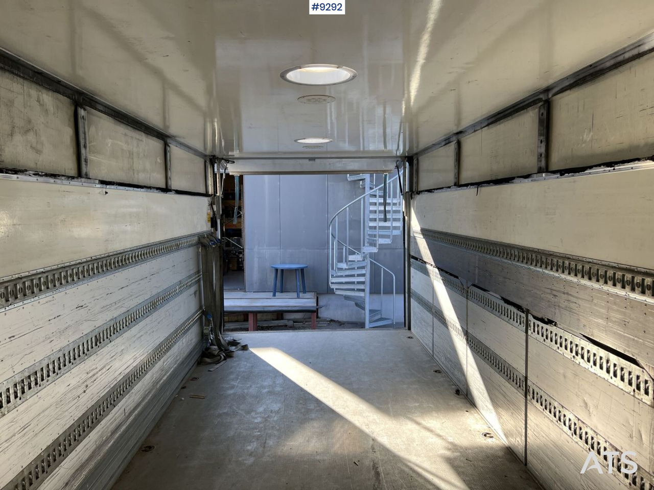 Truk box MAN TGM 26.340 6X2 Box truck: gambar 9 Truk box MAN TGM 26.340 6X2 Box truck: gambar 9