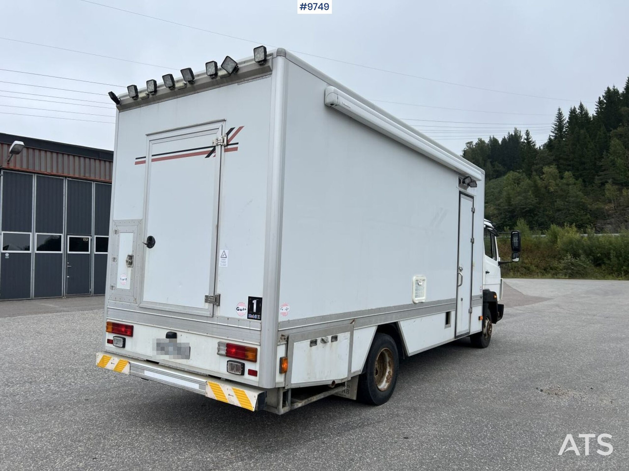 Mercedes Benz 814 Truck with living quarters/workshop section - Truk box: gambar 4 Mercedes Benz 814 Truck with living quarters/workshop section - Truk box: gambar 4