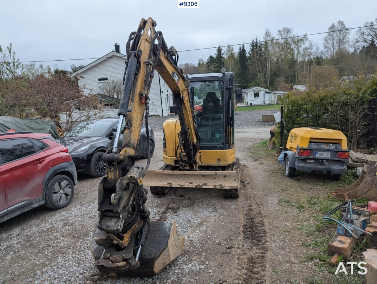 Mini excavator Cat 303.5E CR with tiltrotator and attachments (See Video) - Ekskavator mini: gambar 2 Mini excavator Cat 303.5E CR with tiltrotator and attachments (See Video) - Ekskavator mini: gambar 2