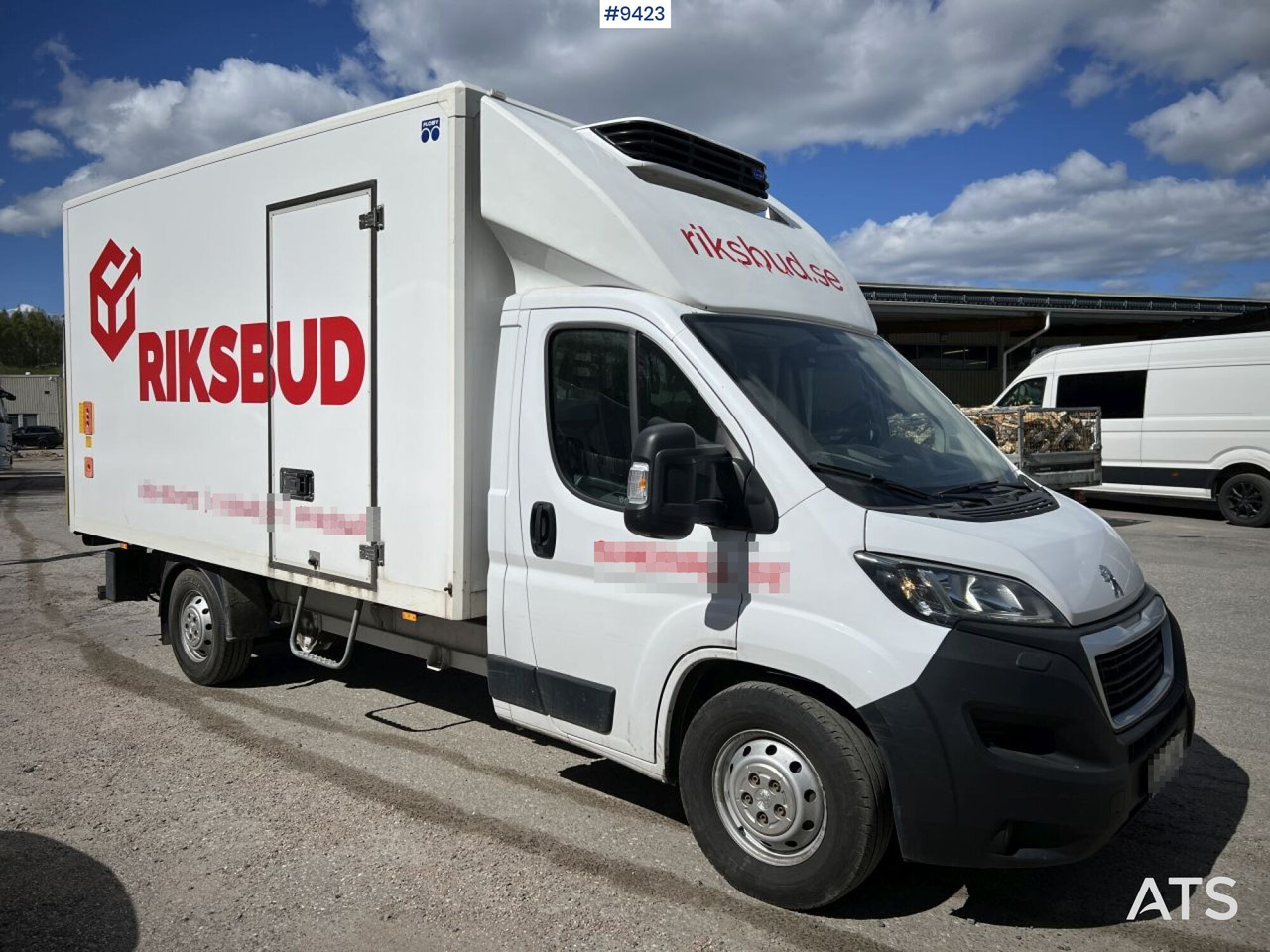 PEUGOT BOXER Box Truck with refrigeration unit and Tail Lift - Truk box: gambar 3 PEUGOT BOXER Box Truck with refrigeration unit and Tail Lift - Truk box: gambar 3