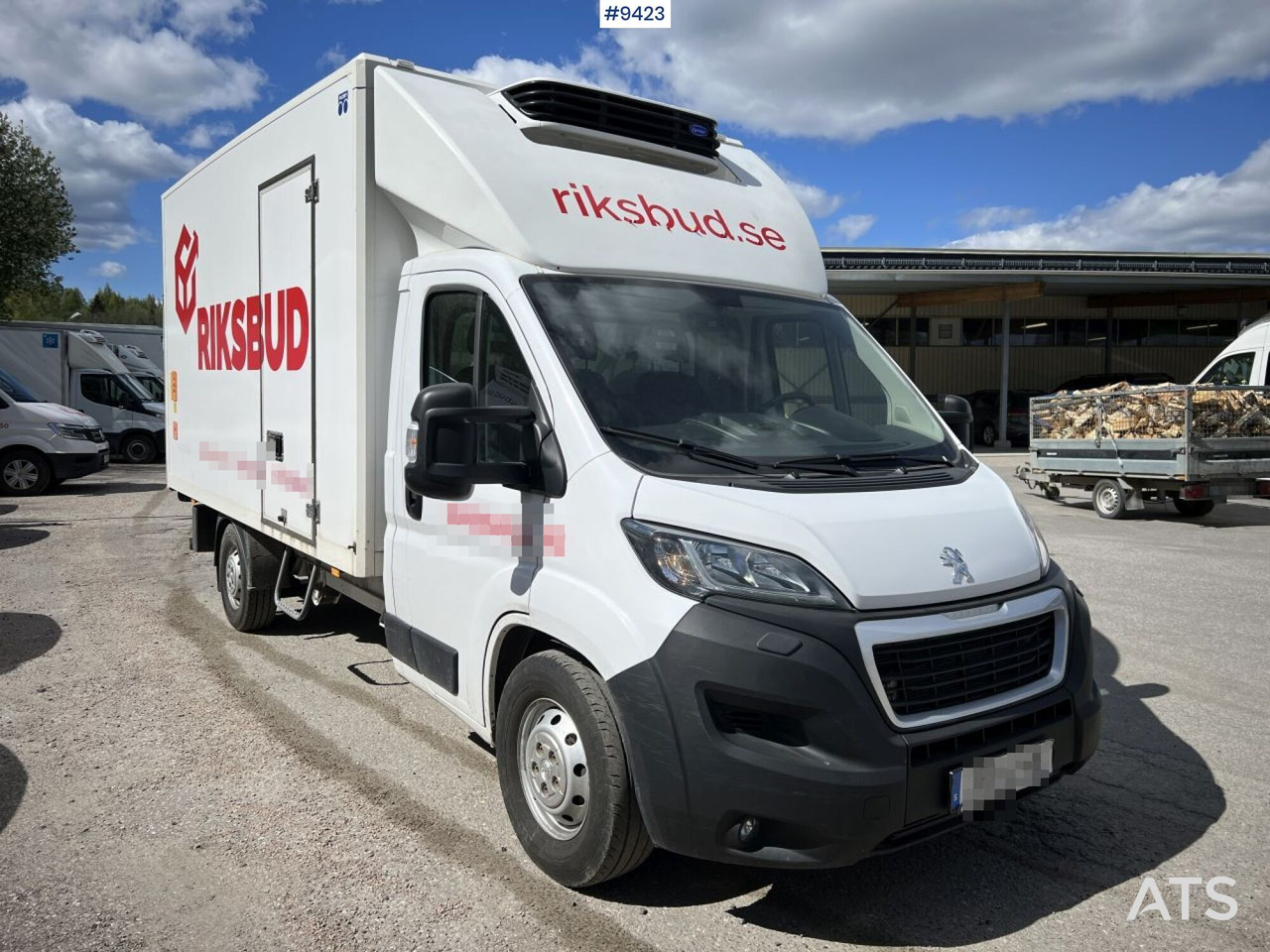 PEUGOT BOXER Box Truck with refrigeration unit and Tail Lift - Truk box: gambar 2 PEUGOT BOXER Box Truck with refrigeration unit and Tail Lift - Truk box: gambar 2