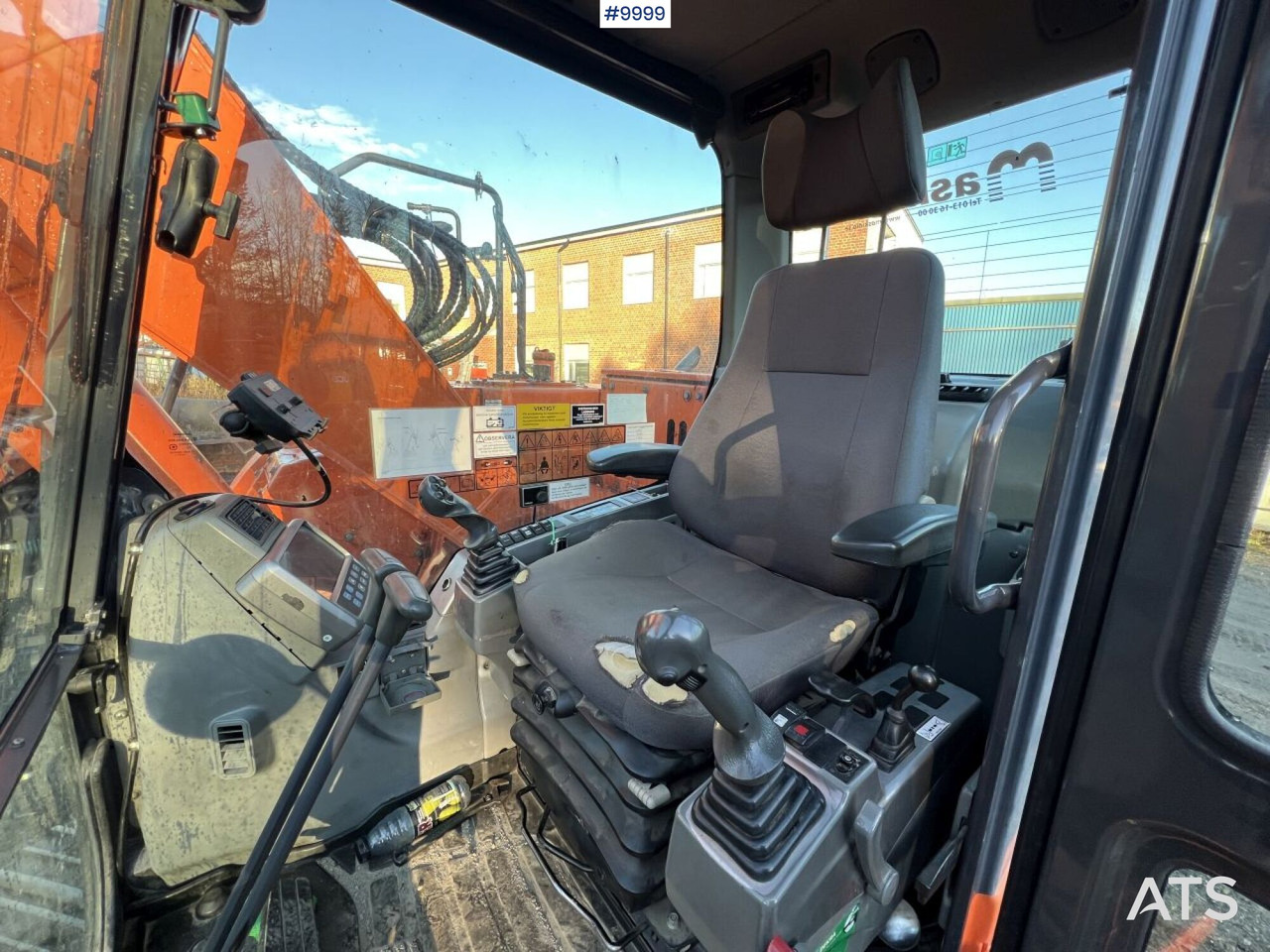 Doosan DX140LCR-3 Excavator with rotator - Peralatan lainnya: gambar 4 Doosan DX140LCR-3 Excavator with rotator - Peralatan lainnya: gambar 4
