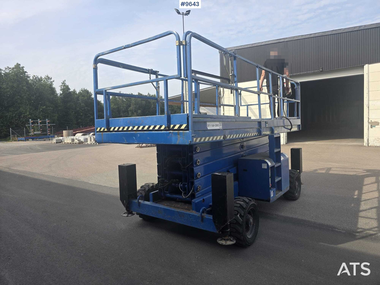 Large scissor lift Haulotte (VIDEO) - Peralatan lainnya: gambar 2 Large scissor lift Haulotte (VIDEO) - Peralatan lainnya: gambar 2