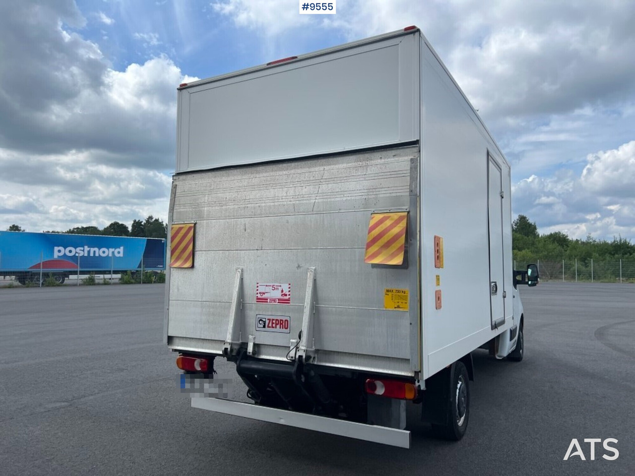 Renault Master with tail lift - Van box: gambar 3 Renault Master with tail lift - Van box: gambar 3