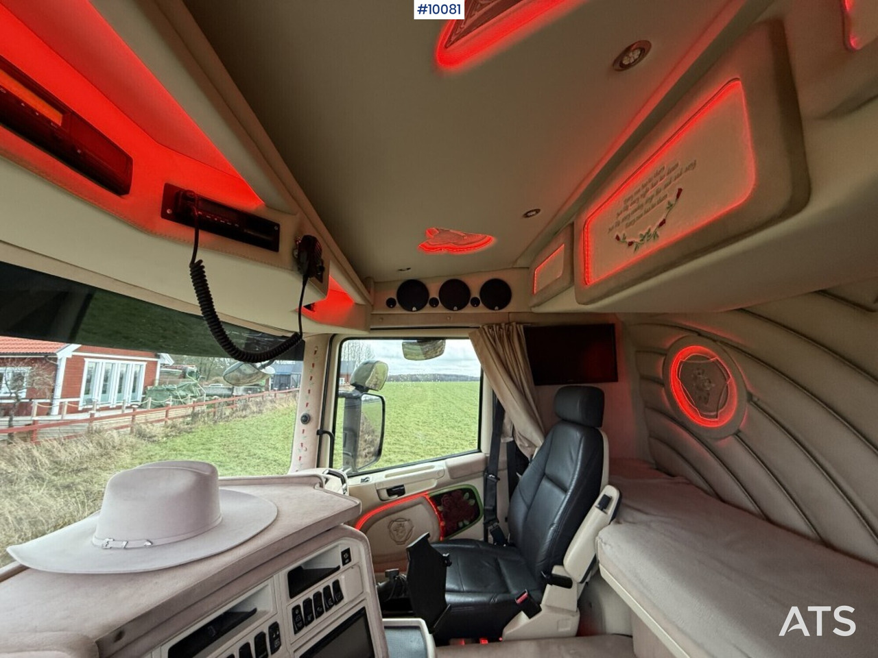 Truk tangki Scania G450 Hooklift Truck with tank body and tank trailer: gambar 9 Truk tangki Scania G450 Hooklift Truck with tank body and tank trailer: gambar 9