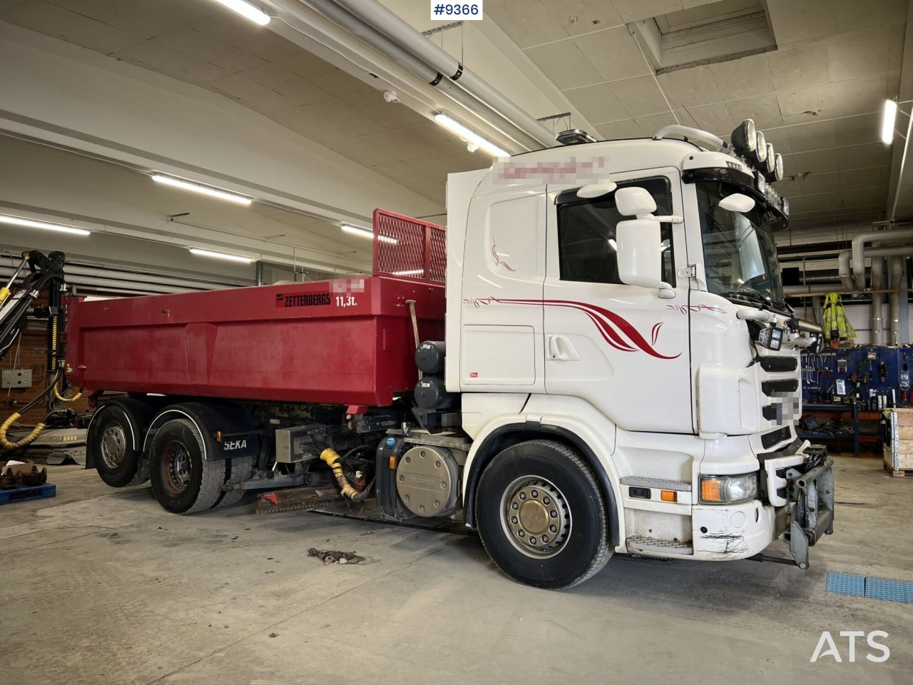 Scania R560 with laxo lock and plow equipment - Truk jungkit: gambar 2 Scania R560 with laxo lock and plow equipment - Truk jungkit: gambar 2