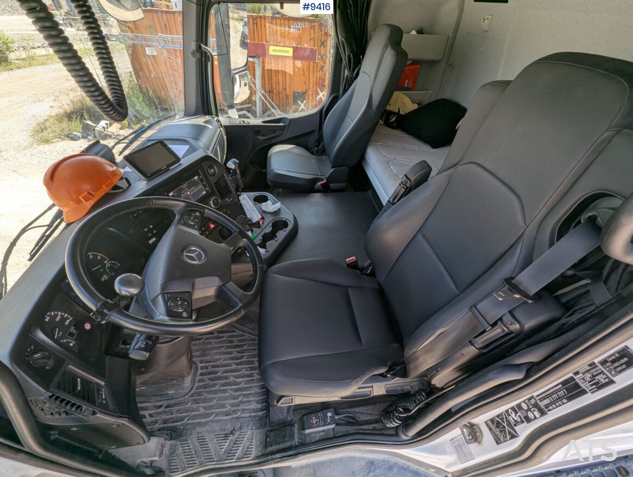 Tipper Truck Mercedes-Benz Arocs 6X2 - Truk jungkit: gambar 5 Tipper Truck Mercedes-Benz Arocs 6X2 - Truk jungkit: gambar 5