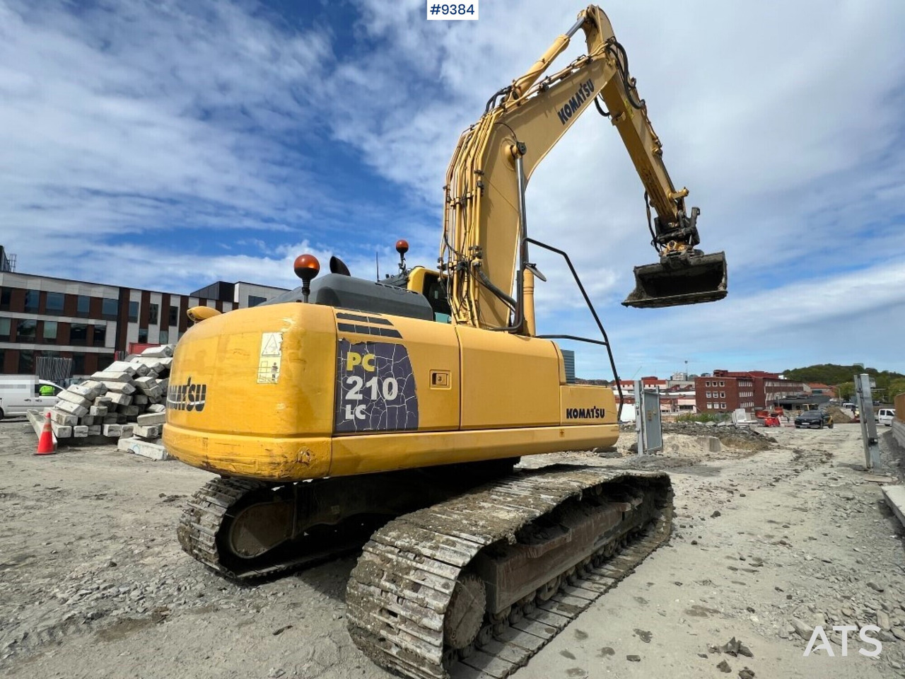 Tracked excavator Komatsu PC210LC (VIDEO) - Ekskavator perayap: gambar 4 Tracked excavator Komatsu PC210LC (VIDEO) - Ekskavator perayap: gambar 4