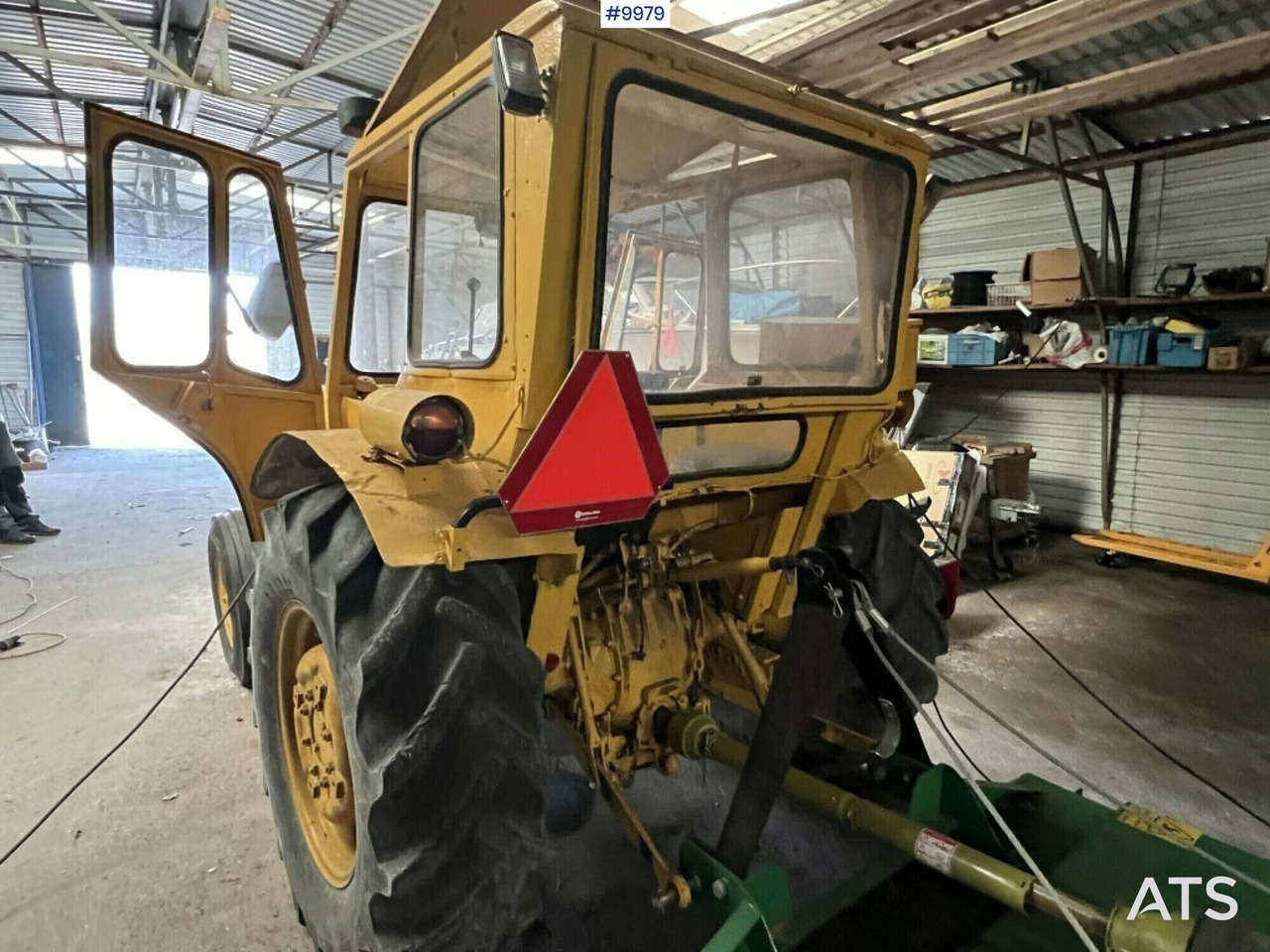 Tractor- MASSEY-FERGUSON 203 - Traktor: gambar 3 Tractor- MASSEY-FERGUSON 203 - Traktor: gambar 3