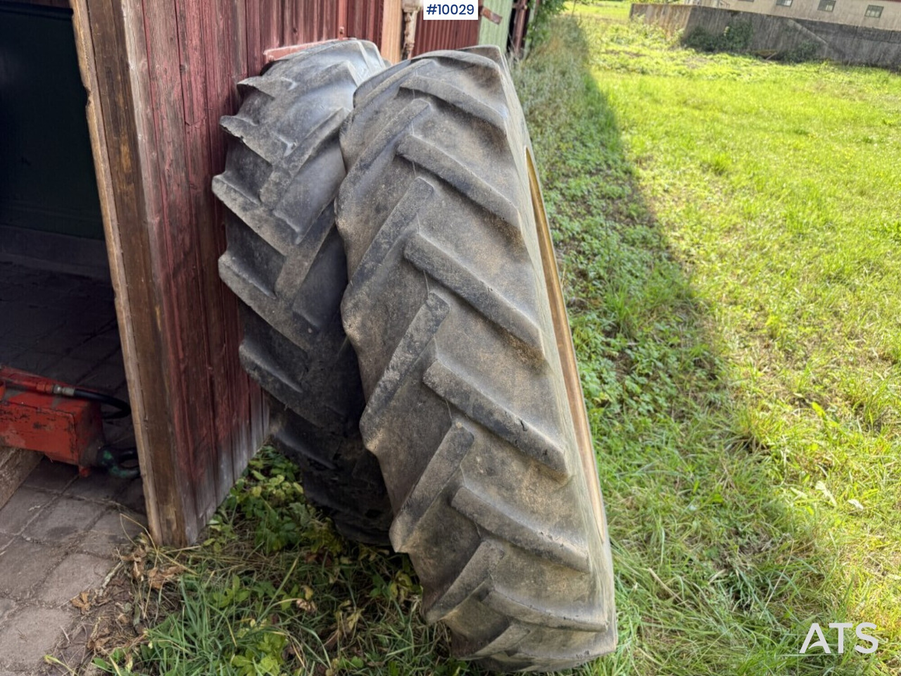 Traktordäck med ringar Goodyear 13.6-38 (4,500:- ex moms) - Roda untuk Traktor: gambar 3 Traktordäck med ringar Goodyear 13.6-38 (4,500:- ex moms) - Roda untuk Traktor: gambar 3