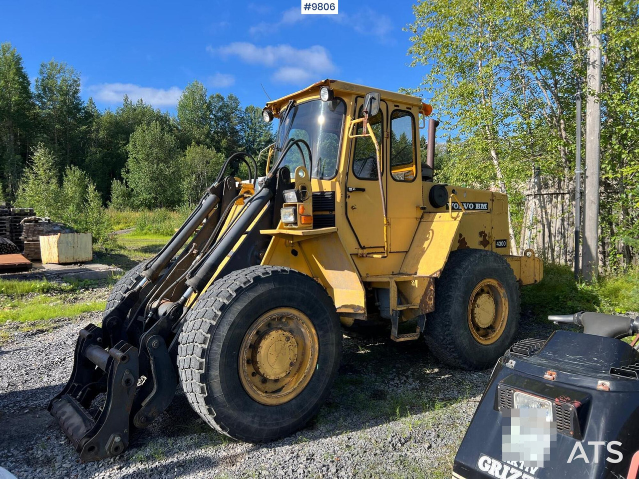 VOLVO BM 4300 Wheel Loader - Wheel loader: gambar 1 VOLVO BM 4300 Wheel Loader - Wheel loader: gambar 1