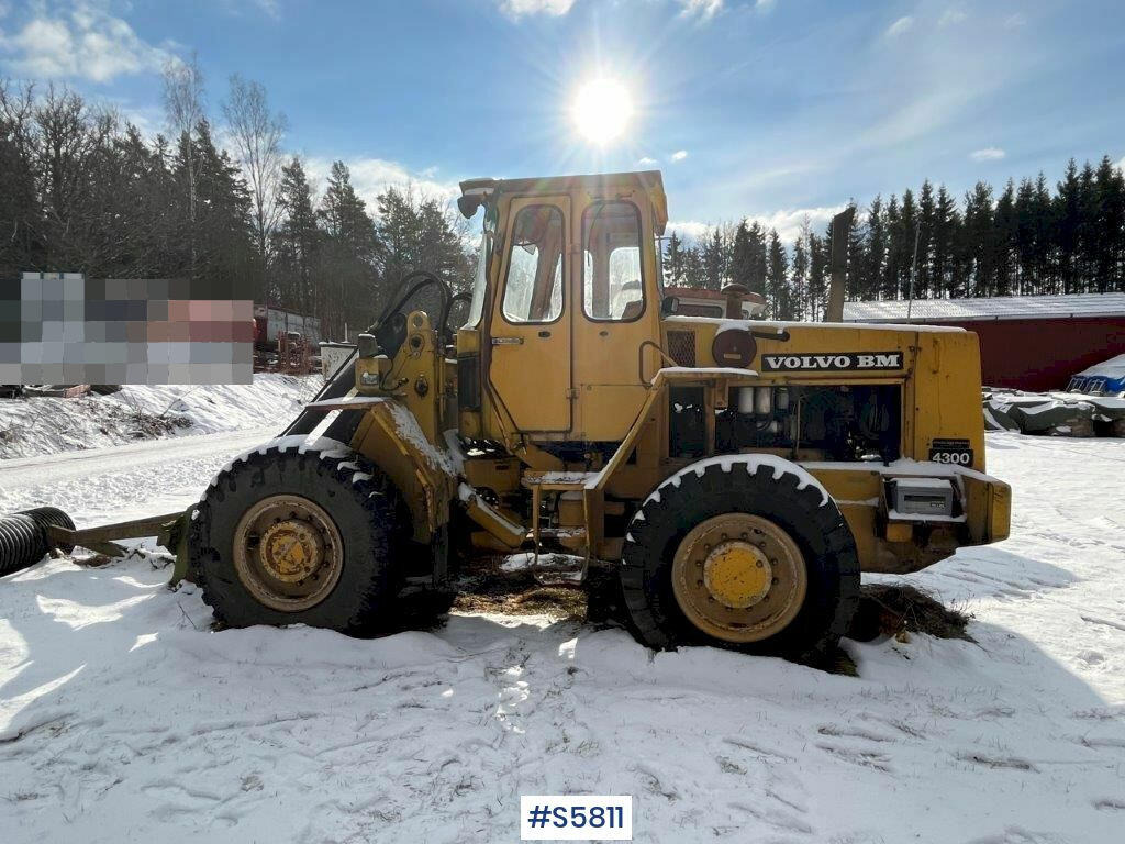 VOLVO BM 4300 Wheel Loader - Wheel loader: gambar 2 VOLVO BM 4300 Wheel Loader - Wheel loader: gambar 2