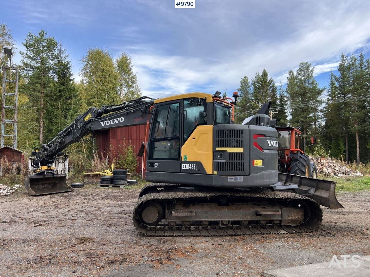 VOLVO ECR145 EL Excavator with attachments - Ekskavator perayap: gambar 5 VOLVO ECR145 EL Excavator with attachments - Ekskavator perayap: gambar 5