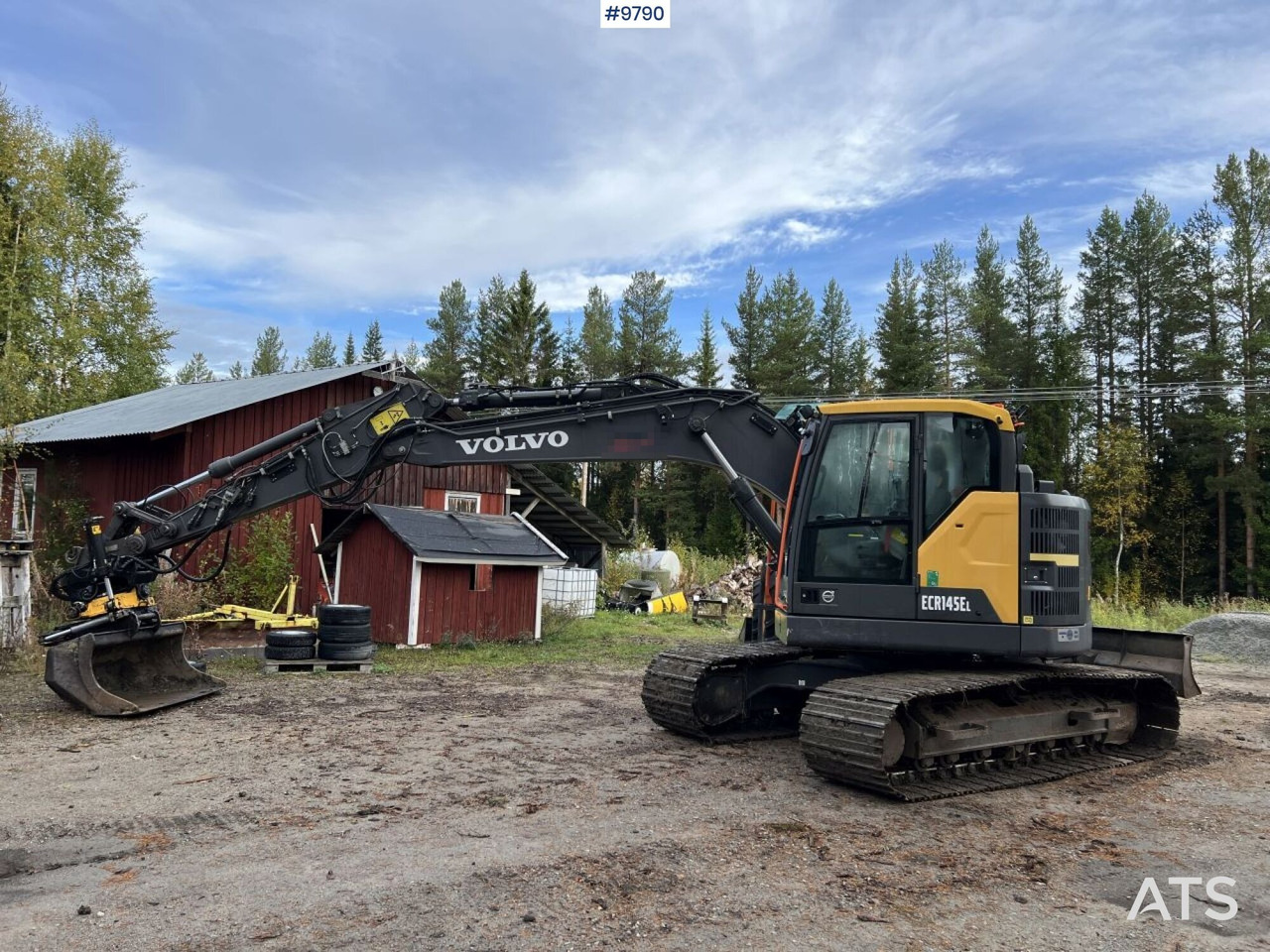 VOLVO ECR145 EL Excavator with attachments - Ekskavator perayap: gambar 1 VOLVO ECR145 EL Excavator with attachments - Ekskavator perayap: gambar 1
