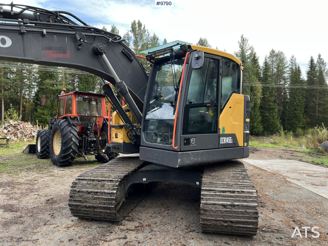 VOLVO ECR145 EL Excavator with attachments - Ekskavator perayap: gambar 2 VOLVO ECR145 EL Excavator with attachments - Ekskavator perayap: gambar 2