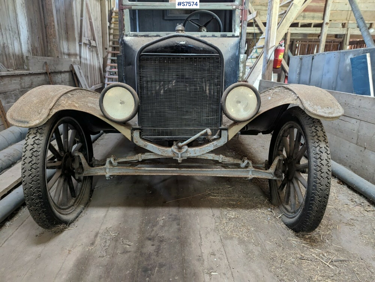 Van pengiriman Truck T-Ford: gambar 13 Van pengiriman Truck T-Ford: gambar 13