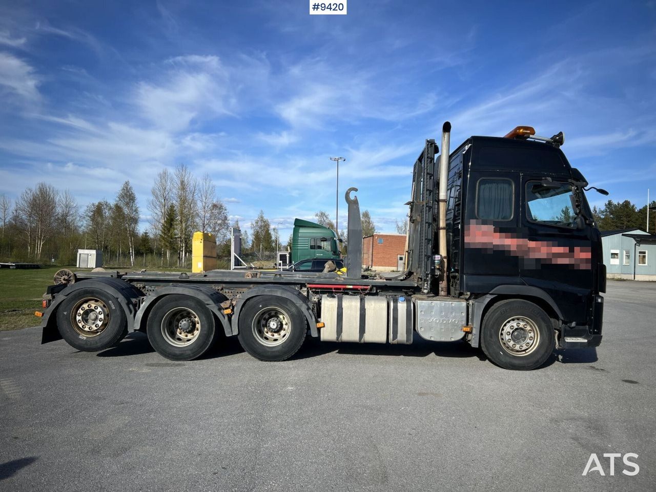 Volvo FH16 8*4 Tridem Hooklift - Hook lift: gambar 3 Volvo FH16 8*4 Tridem Hooklift - Hook lift: gambar 3