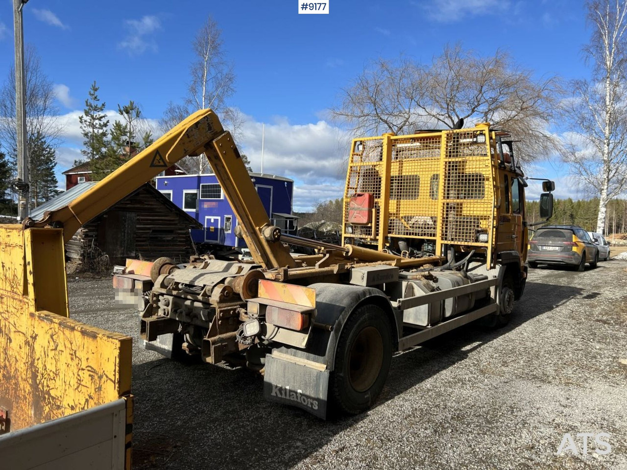 Volvo FL614 4X2 Swap Body Truck with Flatbed - Hook lift: gambar 4 Volvo FL614 4X2 Swap Body Truck with Flatbed - Hook lift: gambar 4