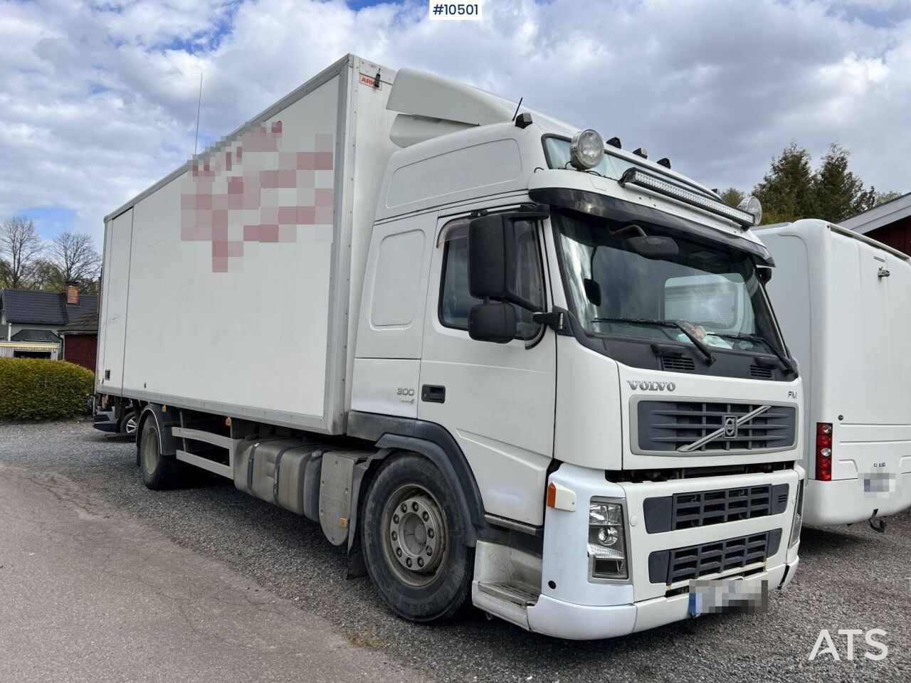 Volvo FM 300 4x2 Box Truck with Tail Lift - Truk box: gambar 3 Volvo FM 300 4x2 Box Truck with Tail Lift - Truk box: gambar 3