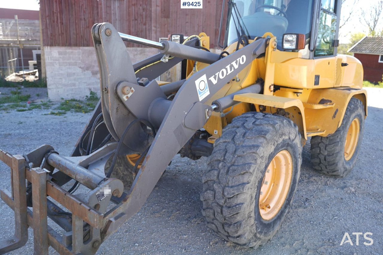 Volvo L35 G with implements (VIDEO) - Wheel loader: gambar 4 Volvo L35 G with implements (VIDEO) - Wheel loader: gambar 4