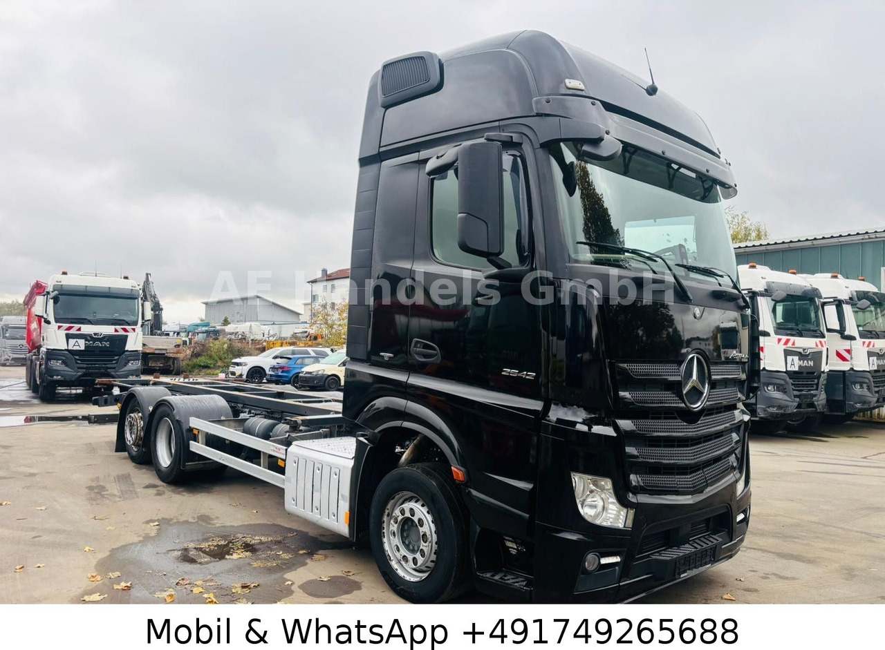 Mercedes-Benz Actros 2542 GigaSpace LL BDF*Retarder/Multi/Lift - Pengangkut kontainer/ Container truck: gambar 1 Mercedes-Benz Actros 2542 GigaSpace LL BDF*Retarder/Multi/Lift - Pengangkut kontainer/ Container truck: gambar 1
