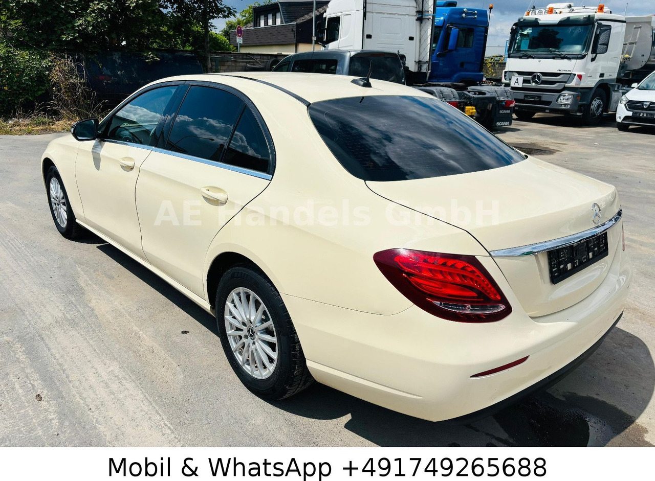 Mercedes-Benz E 220 d *Leder / Sitzheizung / Tempomat - Mobil sedan: gambar 5 Mercedes-Benz E 220 d *Leder / Sitzheizung / Tempomat - Mobil sedan: gambar 5