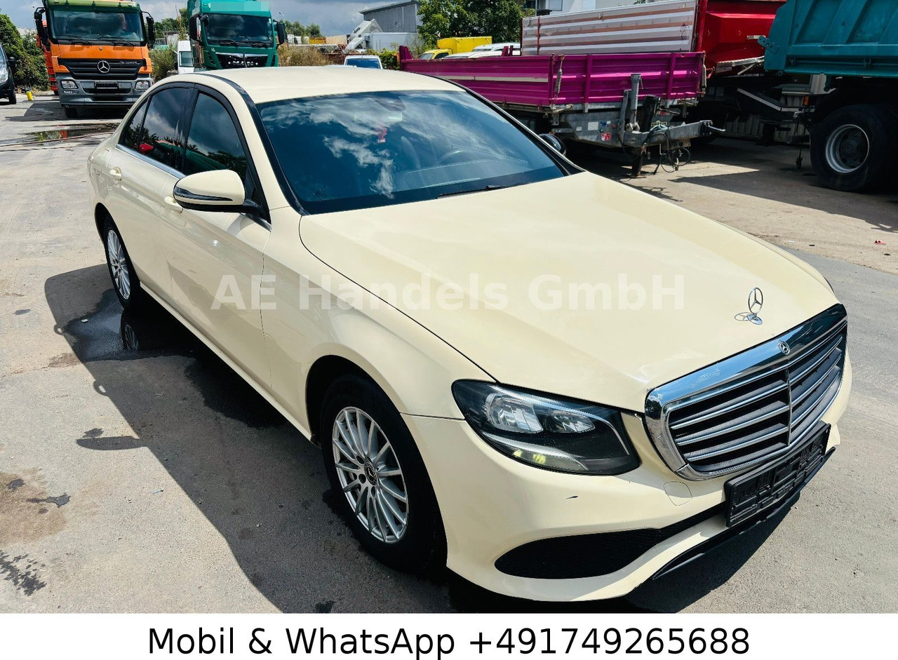 Mercedes-Benz E 220 d *Leder / Sitzheizung / Tempomat - Mobil sedan: gambar 1 Mercedes-Benz E 220 d *Leder / Sitzheizung / Tempomat - Mobil sedan: gambar 1