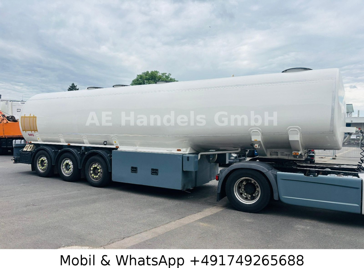 ROHR TAL-A-ZE 44,0 *44m³/ADR/4xKammer/4xDomdeckel - Semi-trailer tangki: gambar 2 ROHR TAL-A-ZE 44,0 *44m³/ADR/4xKammer/4xDomdeckel - Semi-trailer tangki: gambar 2