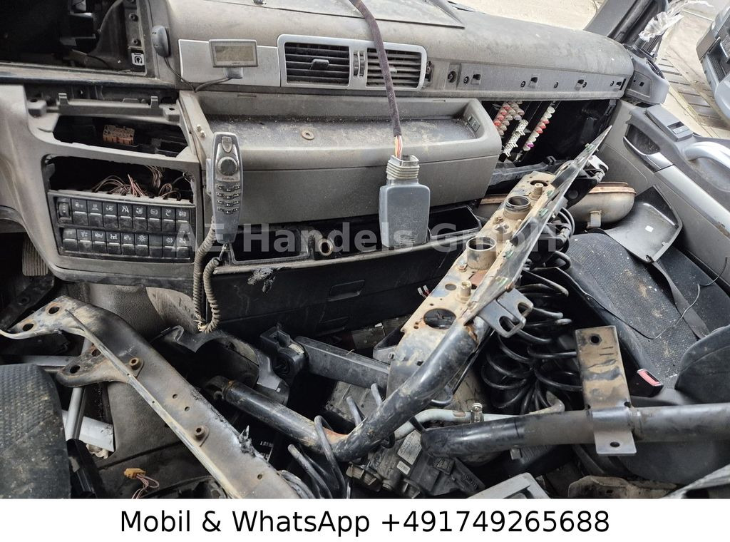 Tractor head MAN TGX 18.440 XLX BL *Retarder/ADR/ACC/LDW MAN TGX 18.440 XLX BL *Retarder/ADR/ACC/LDW: gambar 28 Tractor head MAN TGX 18.440 XLX BL *Retarder/ADR/ACC/LDW MAN TGX 18.440 XLX BL *Retarder/ADR/ACC/LDW: gambar 28