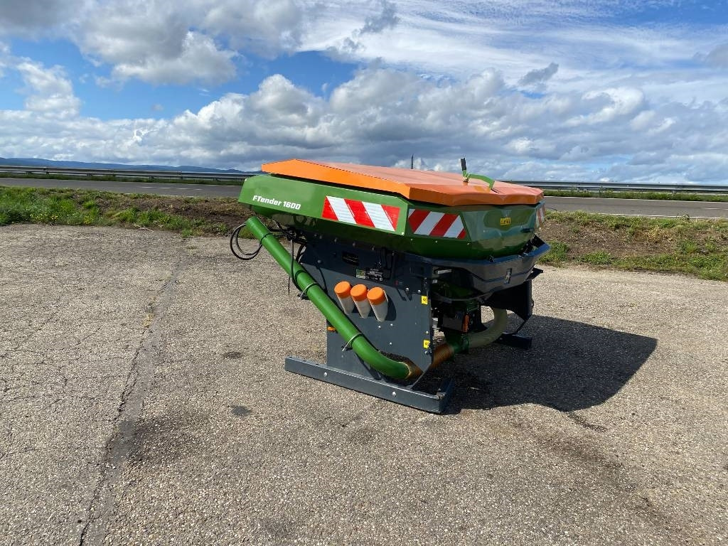Amazone F-TENDER 1600 Endommagée - Penyebar pupuk: gambar 3 Amazone F-TENDER 1600 Endommagée - Penyebar pupuk: gambar 3