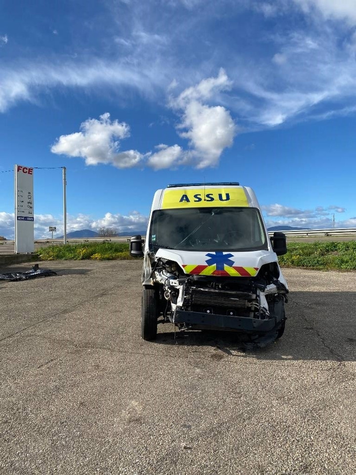 Fiat LES DAUPHINS/DUCATO TORINO 2.3M-Jet 160 endommagée - Ambulans: gambar 2 Fiat LES DAUPHINS/DUCATO TORINO 2.3M-Jet 160 endommagée - Ambulans: gambar 2
