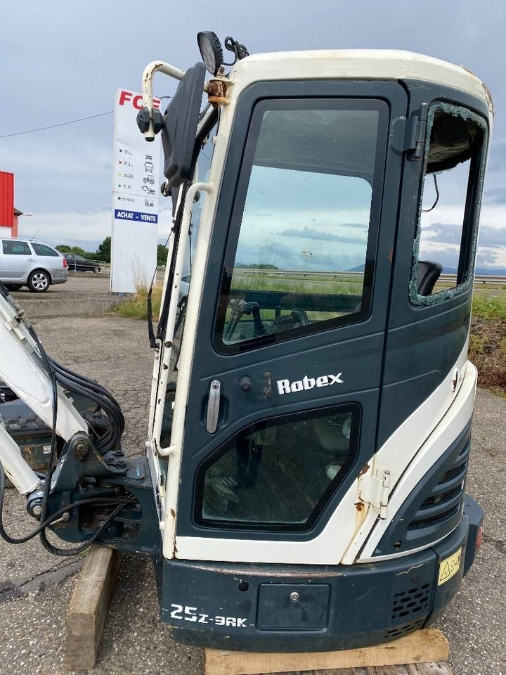 Ekskavator mini Hyundai ROBEX 25Z-9AK Certificat CE endommagée: gambar 26