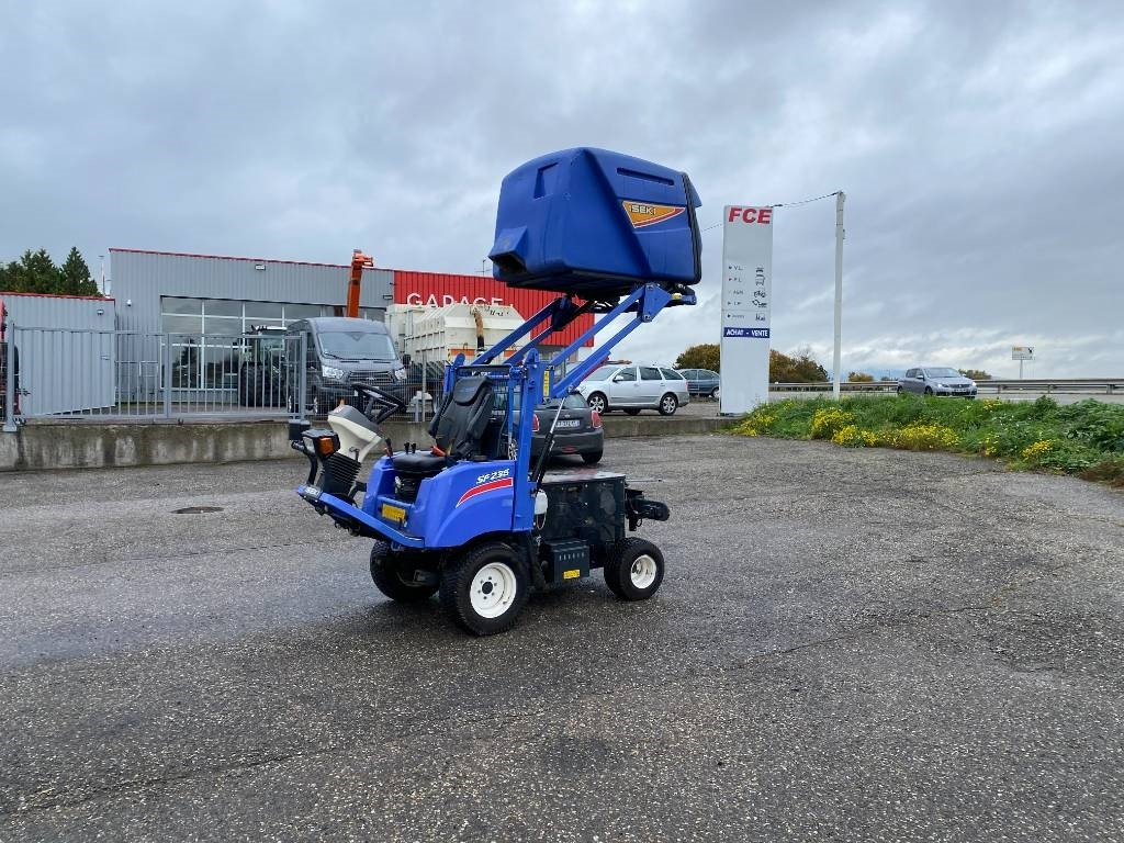 Iseki SF 235F 1er Main endommagée  - Mesin pemotong rumput: gambar 2 Iseki SF 235F 1er Main endommagée  - Mesin pemotong rumput: gambar 2