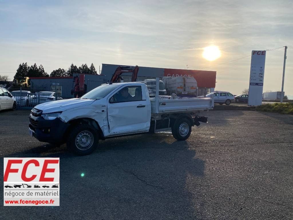 Isuzu D-MAX N60 4x4-163Cvs 1er main endommagé - Van jungkit: gambar 1 Isuzu D-MAX N60 4x4-163Cvs 1er main endommagé - Van jungkit: gambar 1