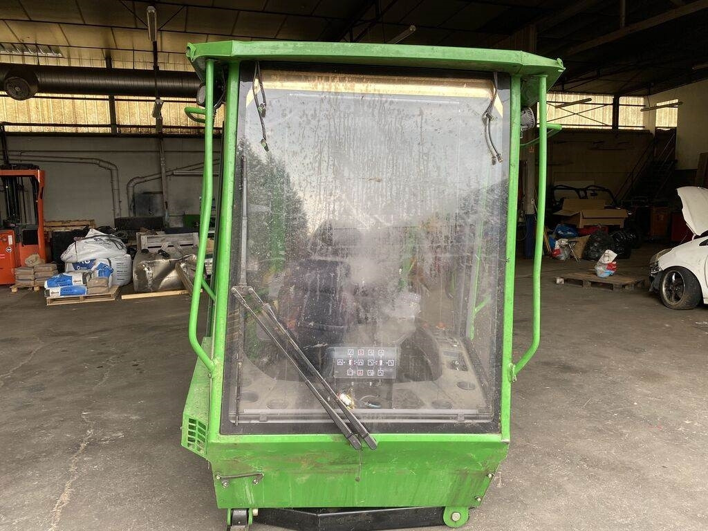 John Deere SERIE 10 - Kabin untuk Truk: gambar 4 John Deere SERIE 10 - Kabin untuk Truk: gambar 4