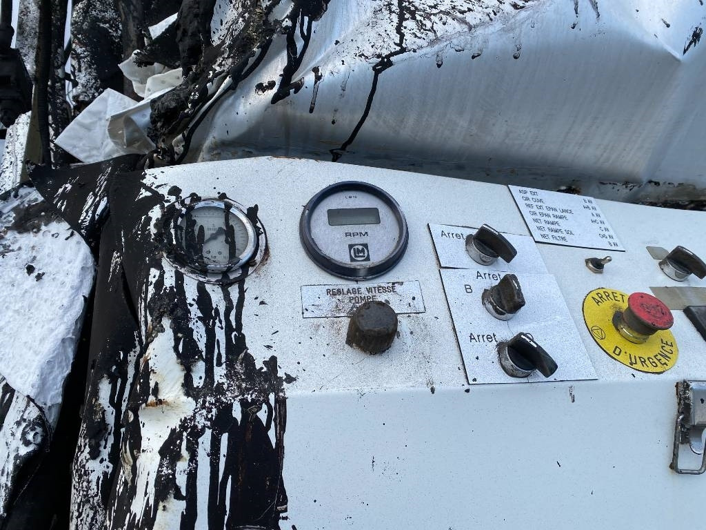 Truk tangki Mercedes-Benz ACTROS Mp2 2536/6x2 BVM -ACMAR CRAON Z12341: gambar 40 Truk tangki Mercedes-Benz ACTROS Mp2 2536/6x2 BVM -ACMAR CRAON Z12341: gambar 40