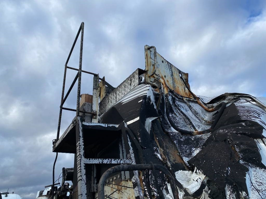 Truk tangki Mercedes-Benz ACTROS Mp2 2536/6x2 BVM -ACMAR CRAON Z12341: gambar 34 Truk tangki Mercedes-Benz ACTROS Mp2 2536/6x2 BVM -ACMAR CRAON Z12341: gambar 34