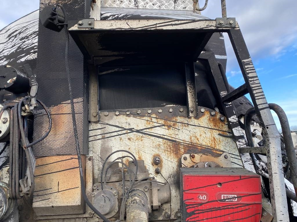 Truk tangki Mercedes-Benz ACTROS Mp2 2536/6x2 BVM -ACMAR CRAON Z12341: gambar 29 Truk tangki Mercedes-Benz ACTROS Mp2 2536/6x2 BVM -ACMAR CRAON Z12341: gambar 29